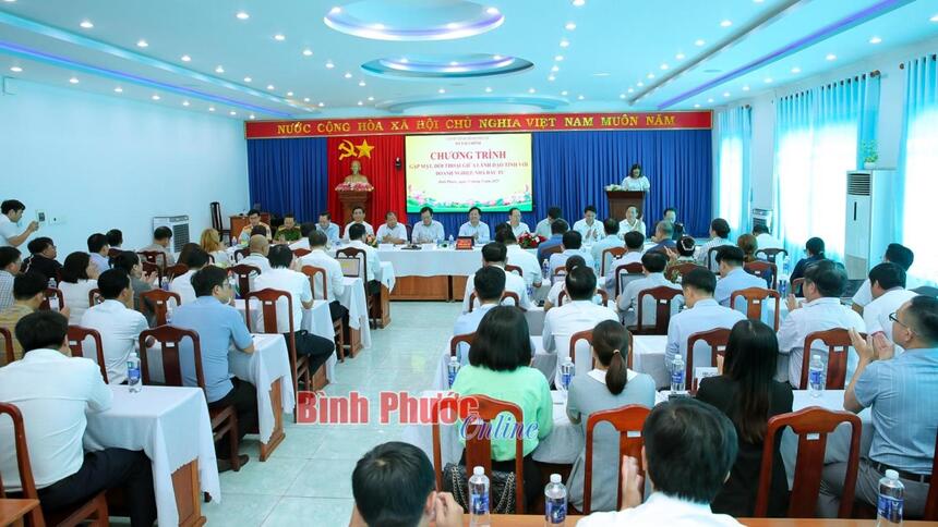 Lãnh đạo tỉnh gặp mặt, đối thoại với doanh nghiệp, nhà đầu tư